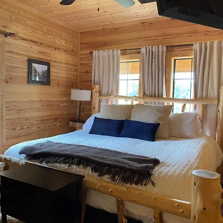 Cabins At Midway Villa